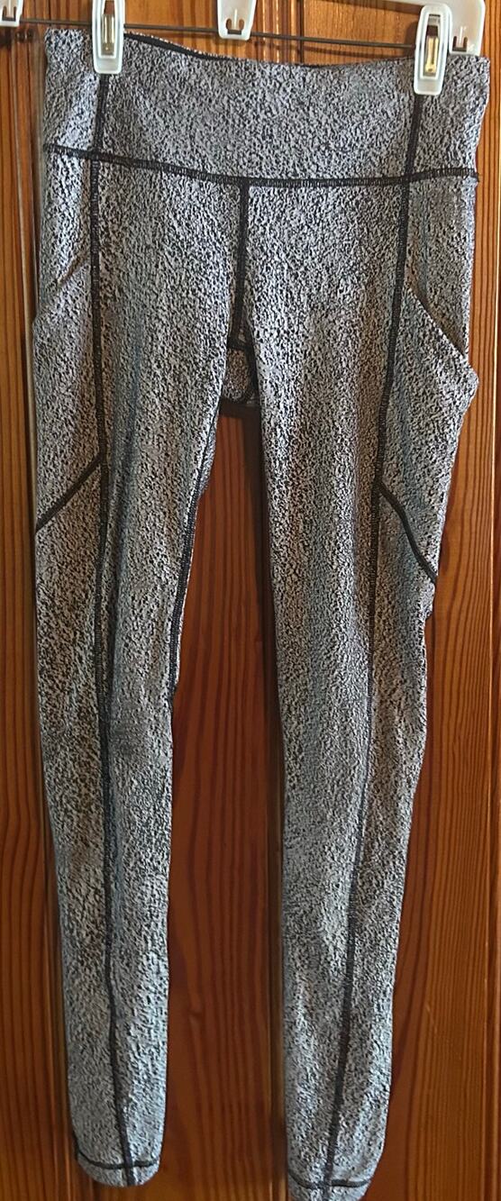Lululemon Speed Tight V Power Luxtreme Spray Jacquard White Black Pockets 4